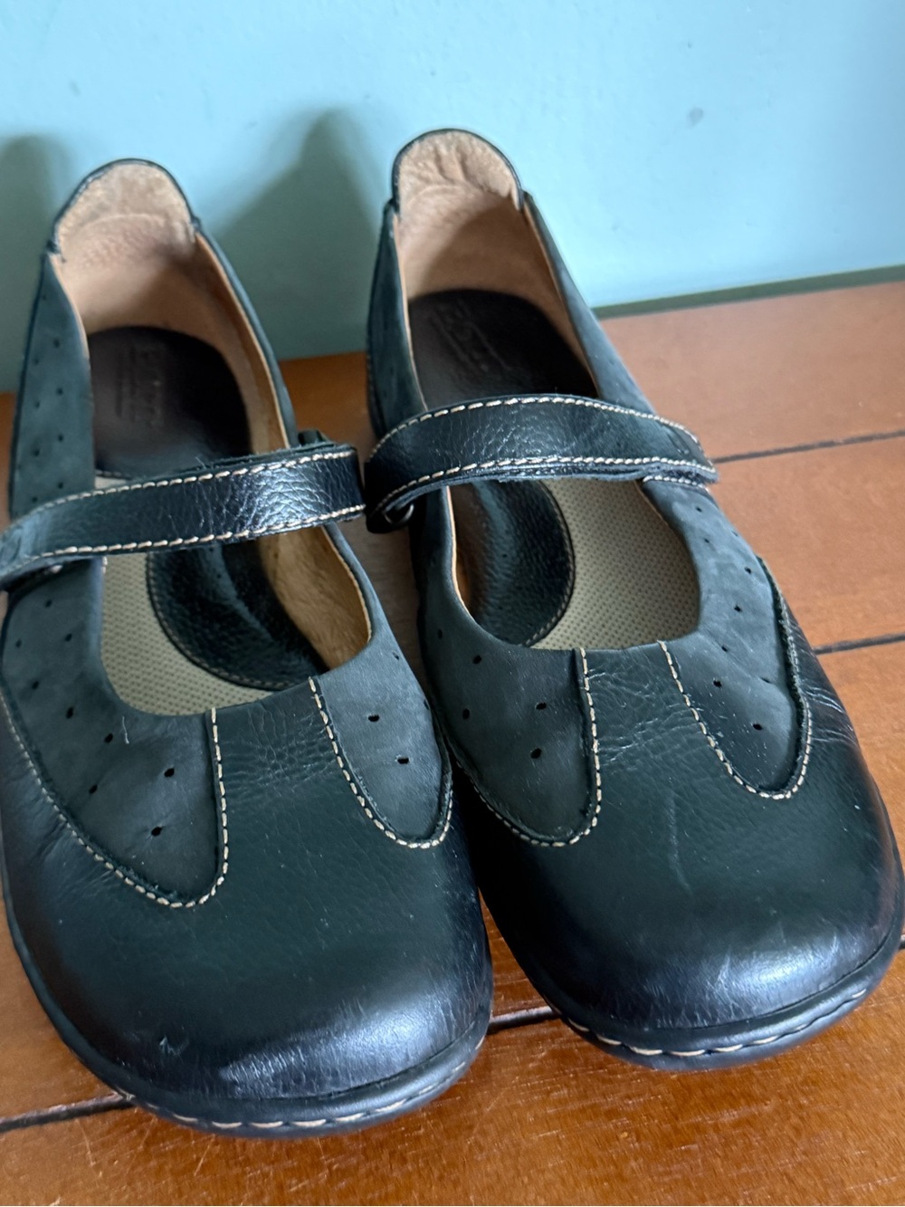Born Women’s Black Leather Adjustable Strap Mary Jane Flats Size 9/EU 40.5 - Picture 6 of 9